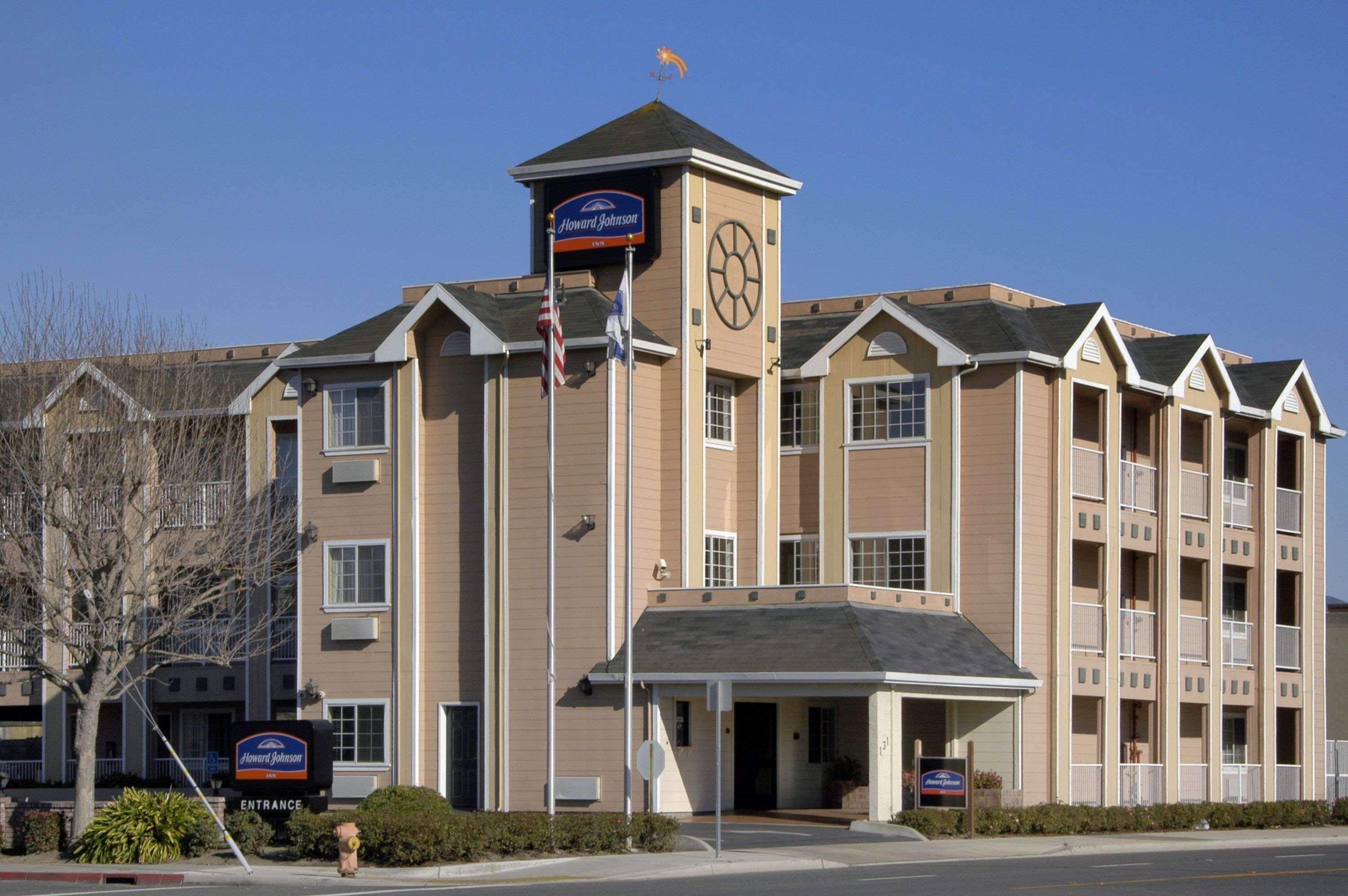 Howard Johnson By Wyndham Salinas Exterior foto