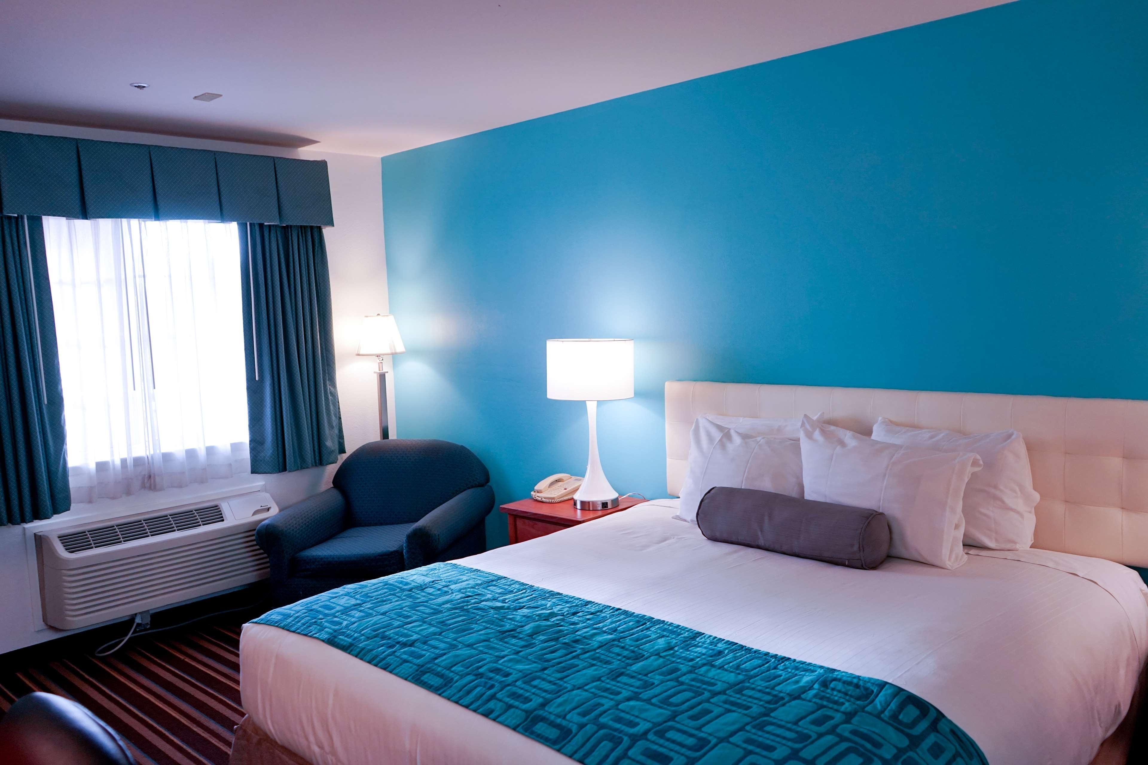 Howard Johnson By Wyndham Salinas Exterior foto