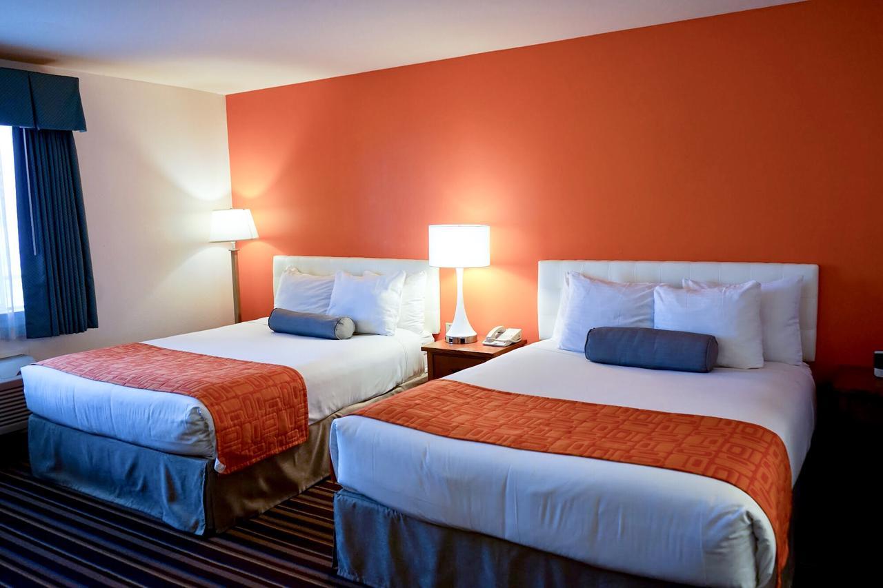 Howard Johnson By Wyndham Salinas Exterior foto